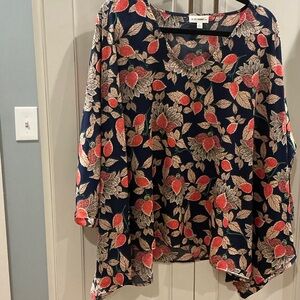 Ladies navy patterned v neck blouse. Size small.